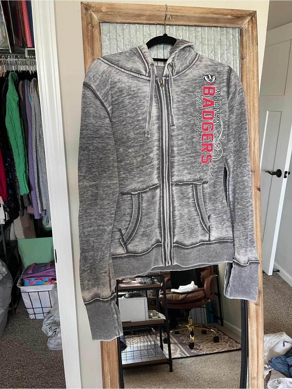 Wisconsin Badgers Gray Zip-Up Hoodie